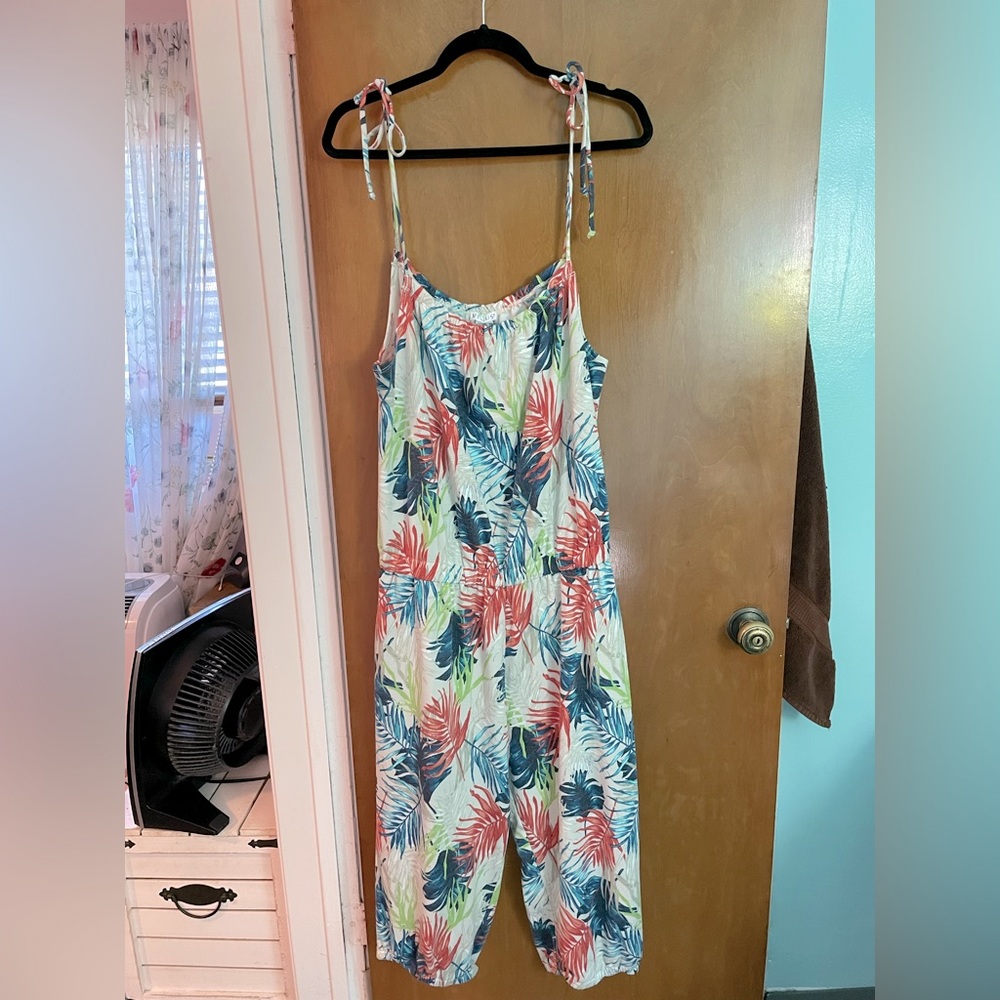 Venus palm island print romper with gathered waist and shoulder ties SZ XL